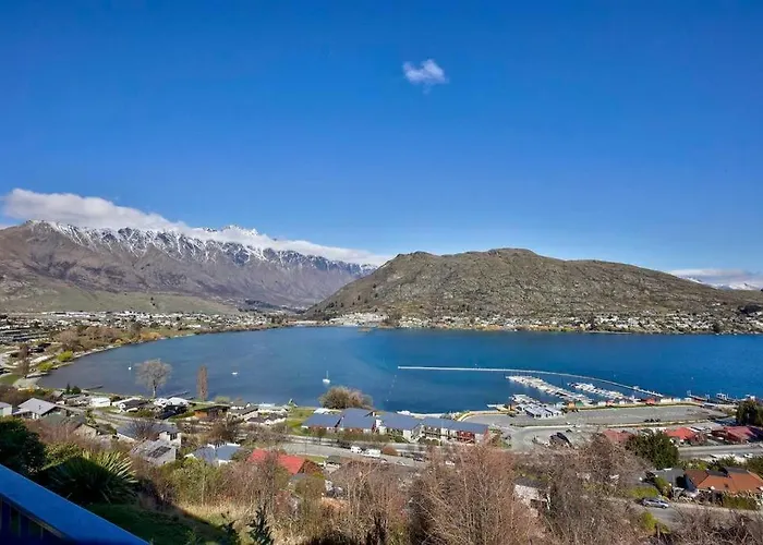 Remarkable Views 3 Bedroom - Lake & Mountain Views