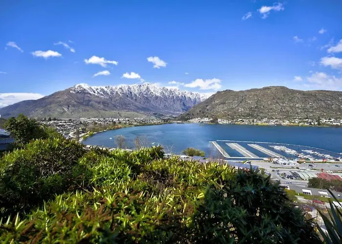 Remarkable Views 3 Bedroom - Lake & Mountain Views