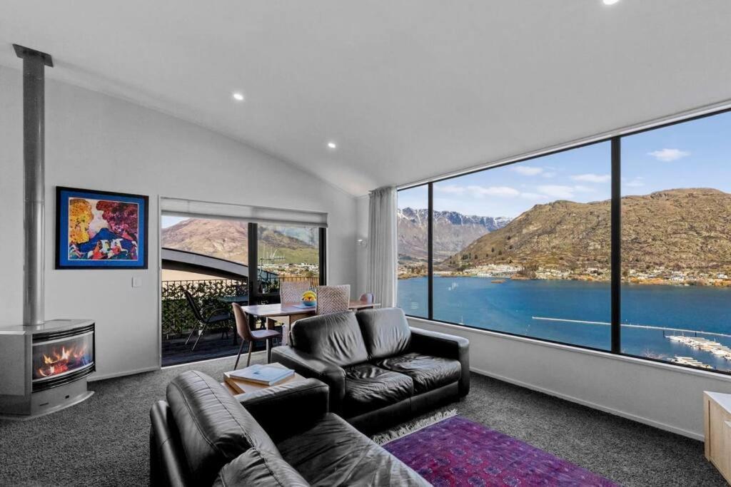 Remarkable Views 3 Bedroom - & Mountain Views * Queenstown