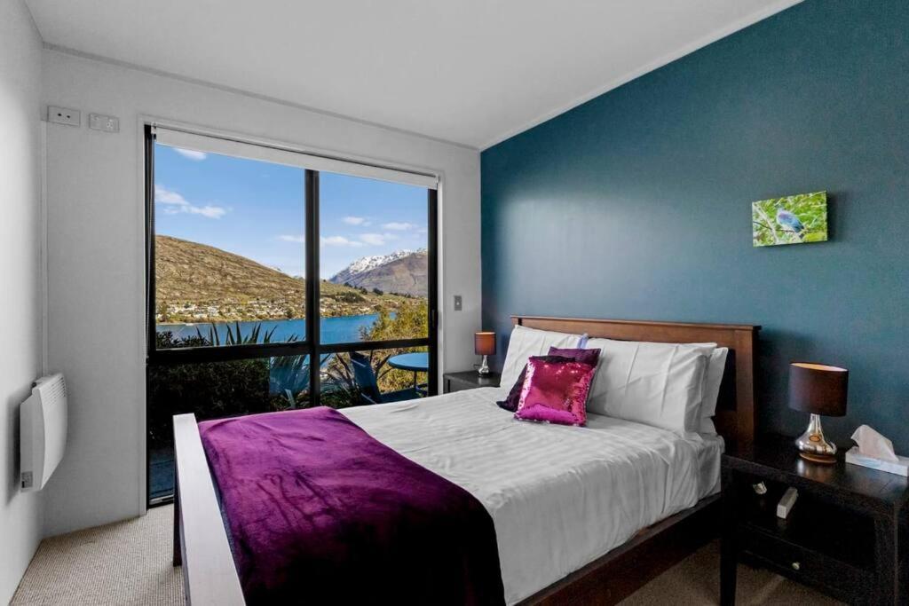 Remarkable Views 3 Bedroom - & Mountain Views Apartment